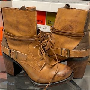 Brand new Pierre Dumas Booties